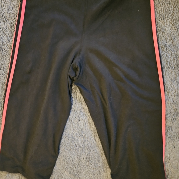 Adidas Capri Jogger Pants Black with Red Stripes - Picture 4 of 6